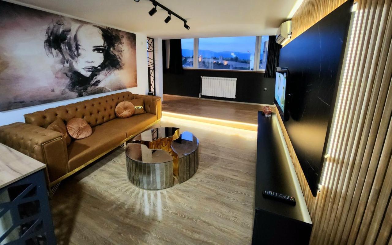 Elisa Rooftop Luxury